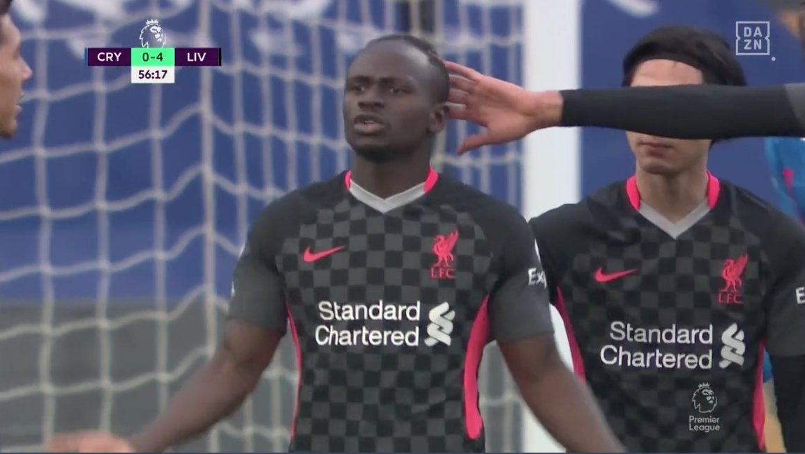 Remplacé à la 57e par Mohamed Salah, Sadio Mané très en colère (photos) 25 Epmt1 6XEAEJlvW - OnzedAfrik