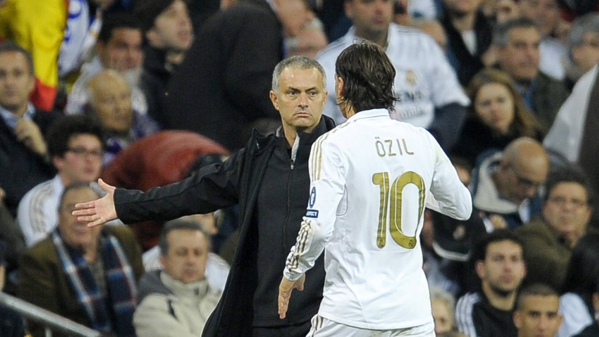 ozil mourinho real madrid 1uijicdl8l2vv194di9i9l9r39 - OnzedAfrik