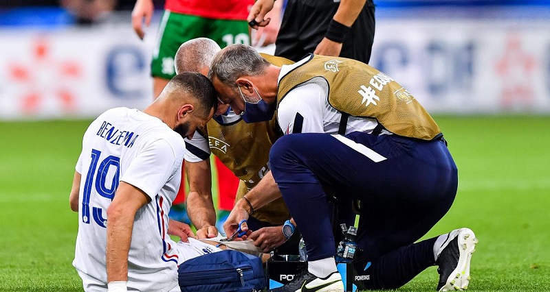 1200 L quipe de france deux trois jours darrt pour benzema avec une douleur moins importante - OnzedAfrik