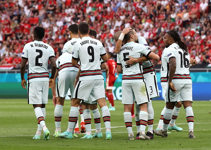 E38OUohXwAIFBwW - OnzedAfrik