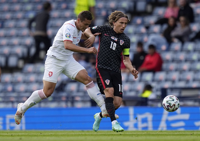 E4LeiKkWYAgN0hD - OnzedAfrik