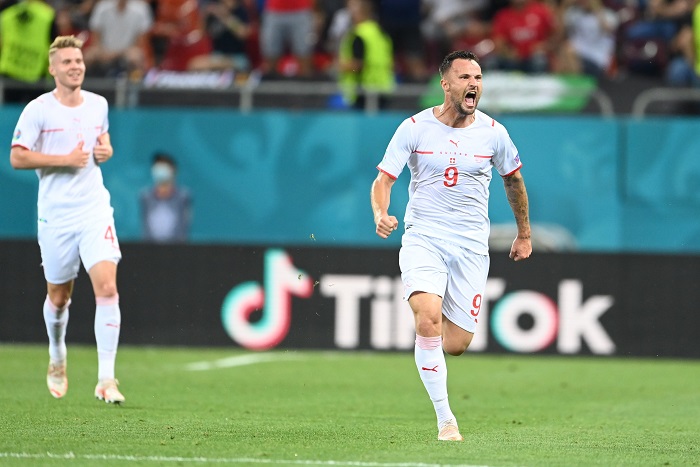 E4 hpHlXIAA LFO - OnzedAfrik