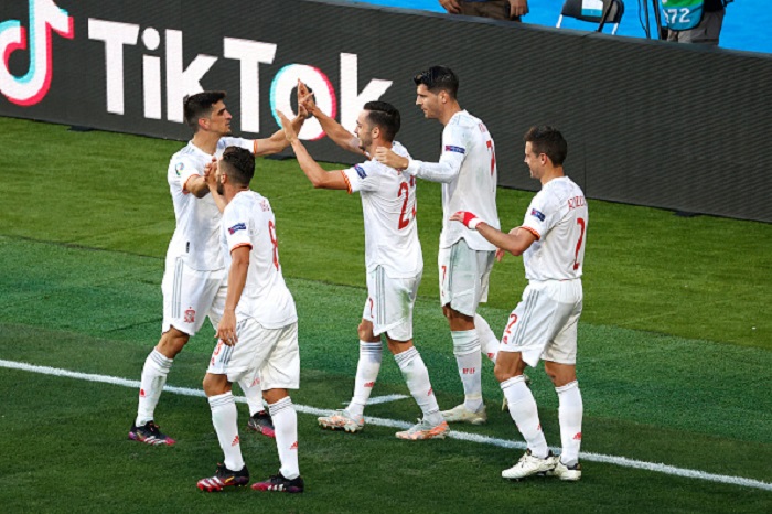 E4lY7dkVEAYvg9n - OnzedAfrik