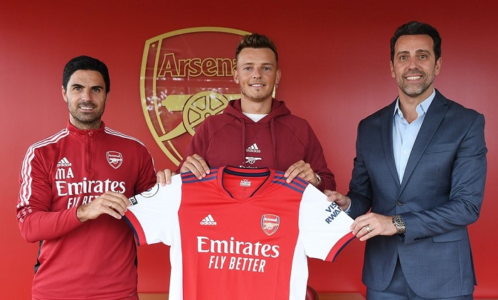 E7jeOVZXIAM7N6U - OnzedAfrik