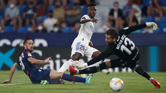 E9bWNPHXEAcRPr6 - OnzedAfrik