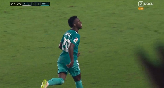 E rRQ3CXIAEkEAG - OnzedAfrik