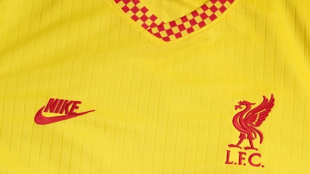 Liverpool : Nike dévoile le nouveau maillot third des Reds ! 14 liverpool maillot third2 - OnzedAfrik