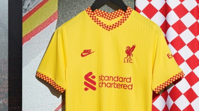 Liverpool : Nike dévoile le nouveau maillot third des Reds ! 15 maillot liverpool third1 - OnzedAfrik