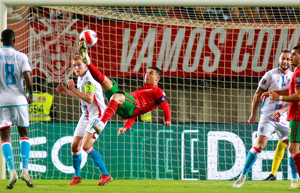 FBht2BMXMAgrmsa - OnzedAfrik