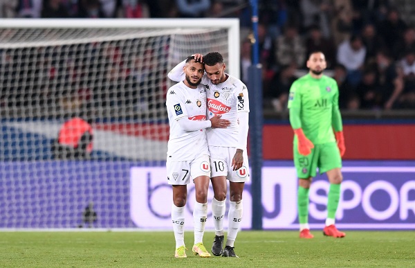 FBw6mCqWQAMLgRv - OnzedAfrik