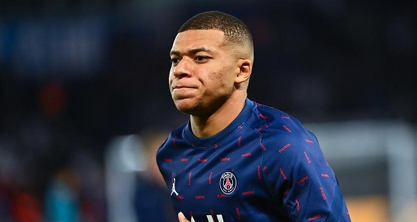 Fayza Lamari la mere de Kylian Mbappe explique pourquoi son fils veut partir du PSG - OnzedAfrik