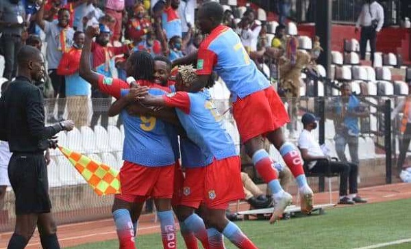 FD6 JrHVEAAFAgU - OnzedAfrik