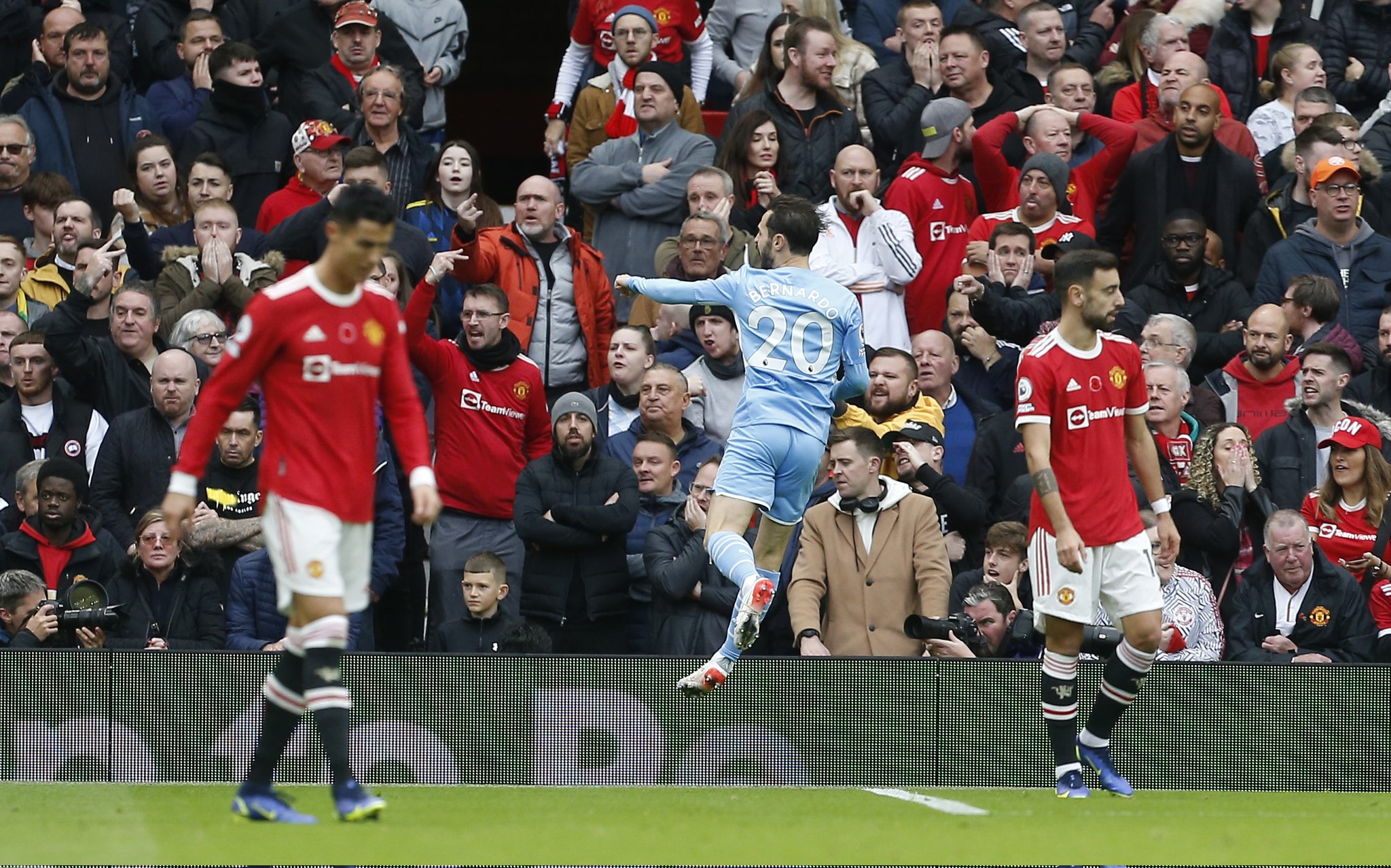 FDg3WR6XMAAVnM3 - OnzedAfrik