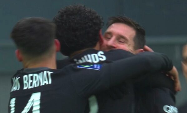 FFSDVEfWYAYRXGD e1638104193492 - OnzedAfrik