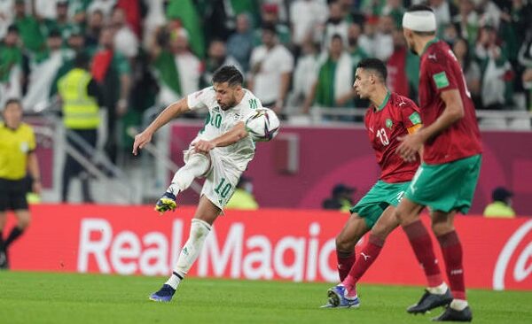 Video demi volee des 45 metres le but exceptionnel de Youcef Belaili e1639312516555 - OnzedAfrik