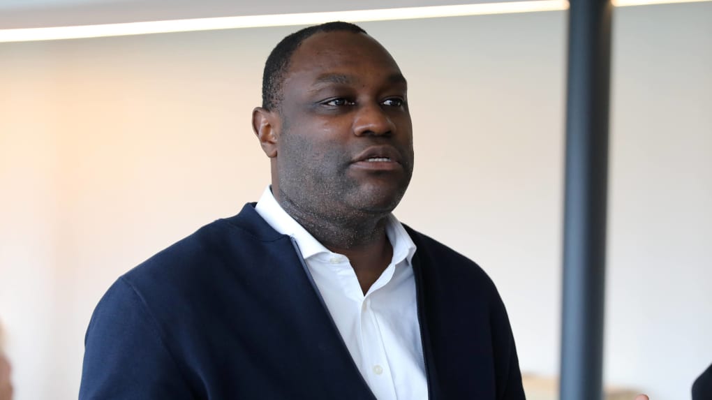 FRQbOr6XIAAaqFO - OnzedAfrik