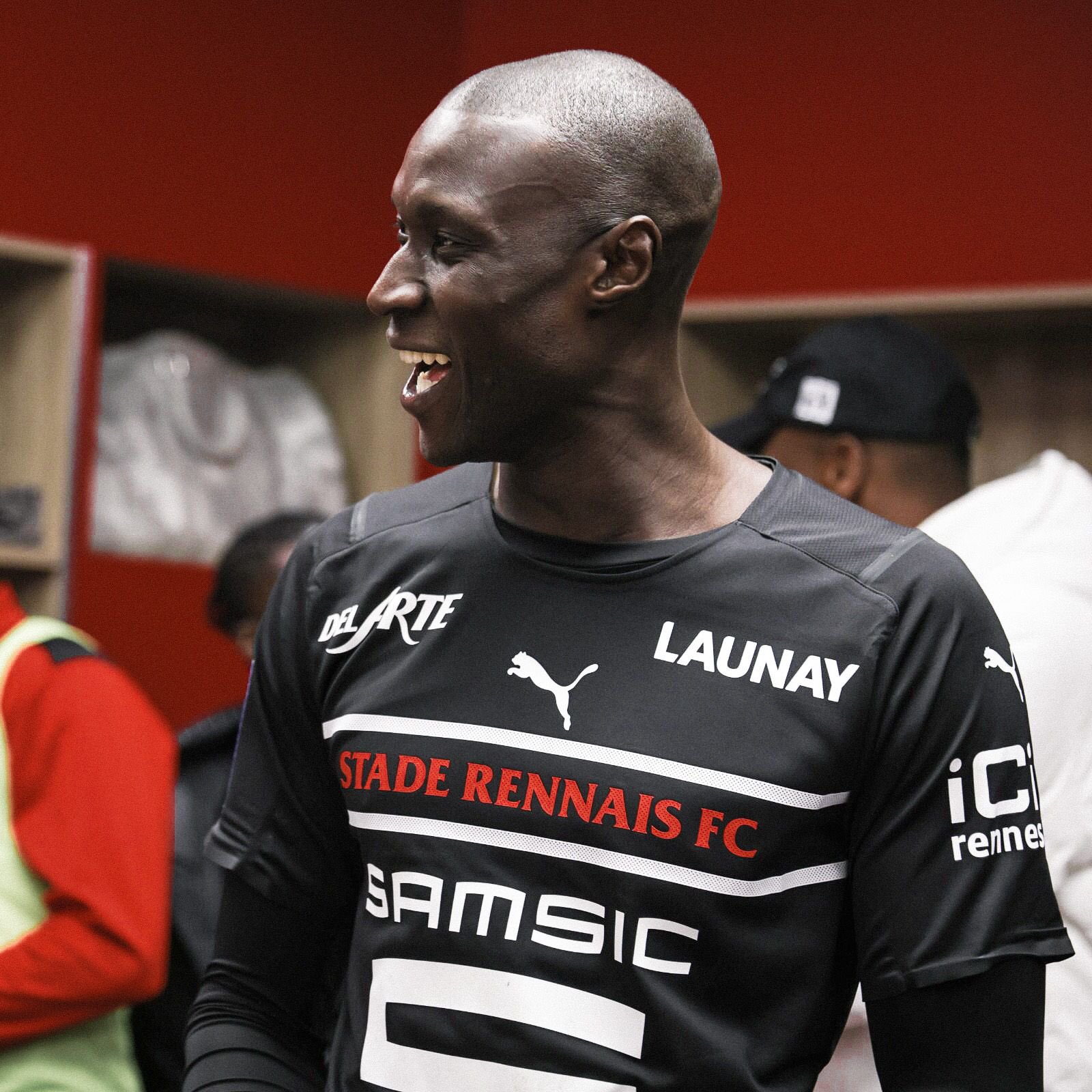 FEu6gujWUAYiUVp 1 - OnzedAfrik