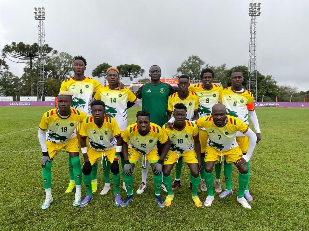 FR8FBCBXIAIX9D0 - OnzedAfrik