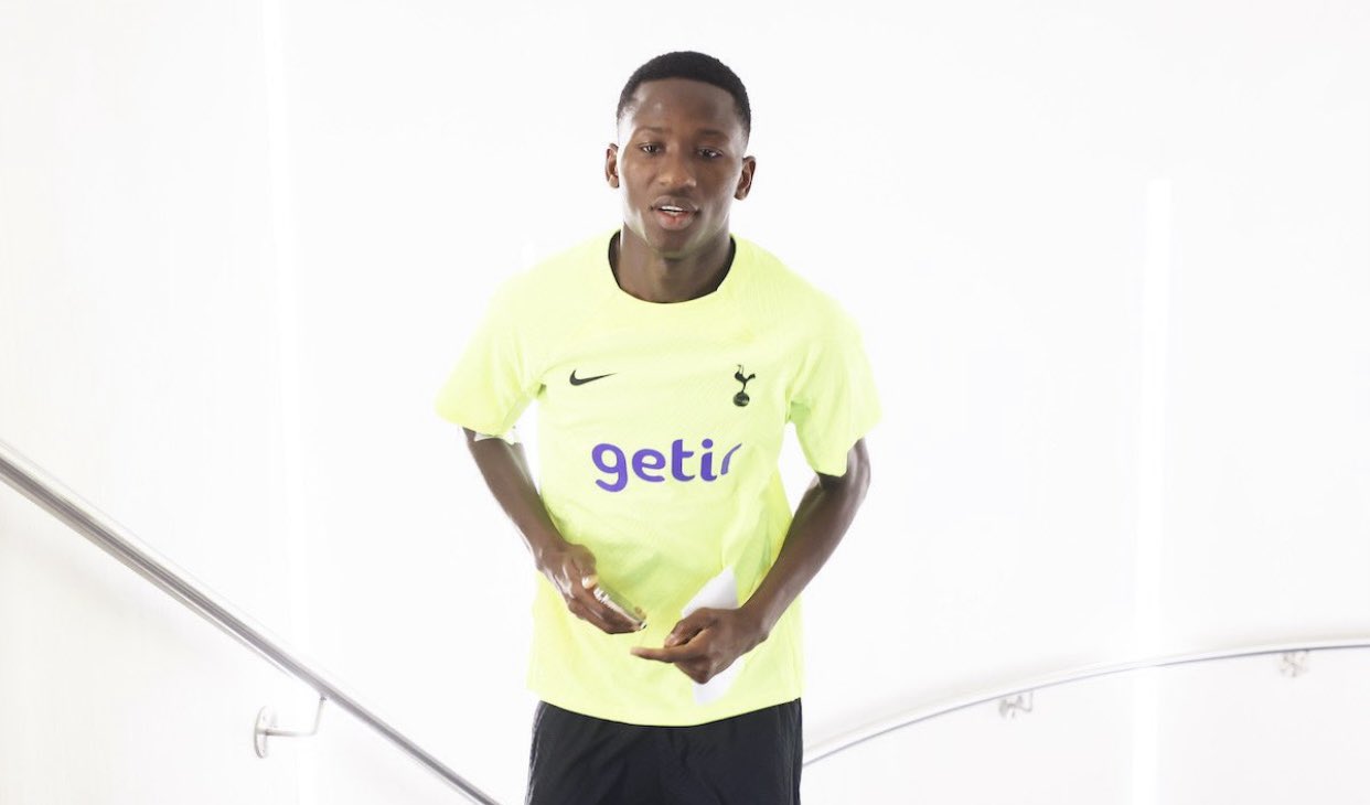 FW0D8zeWAAIkmJB - OnzedAfrik