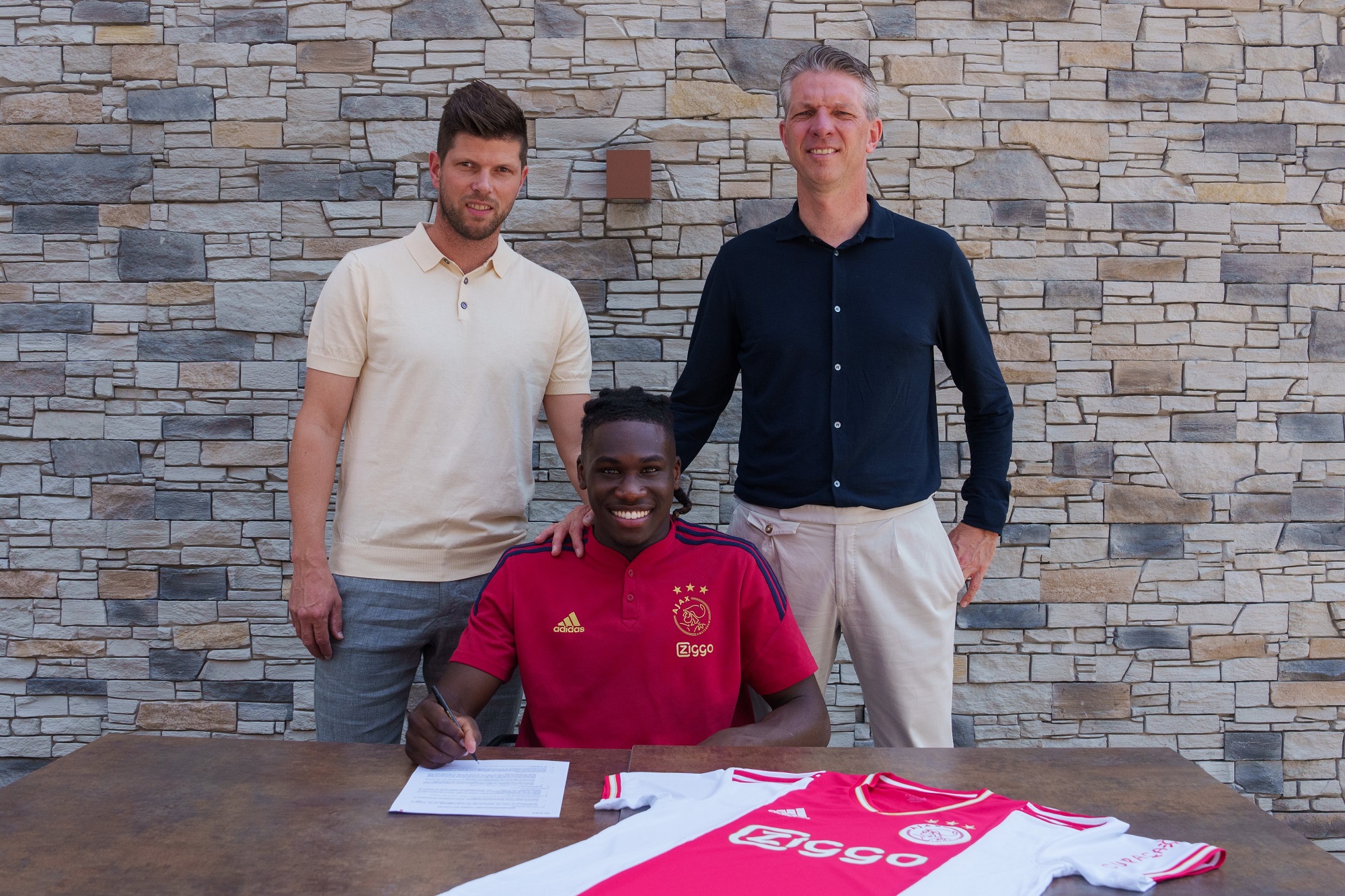 FYHVwdRWQAA rmw - OnzedAfrik