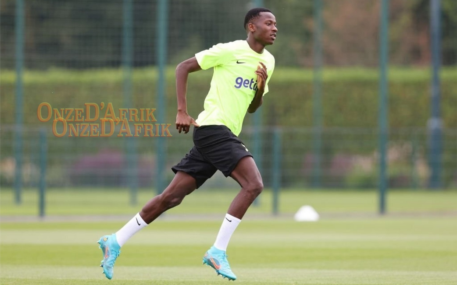 Pape Matar Sarr Spurs Tottenham - OnzedAfrik