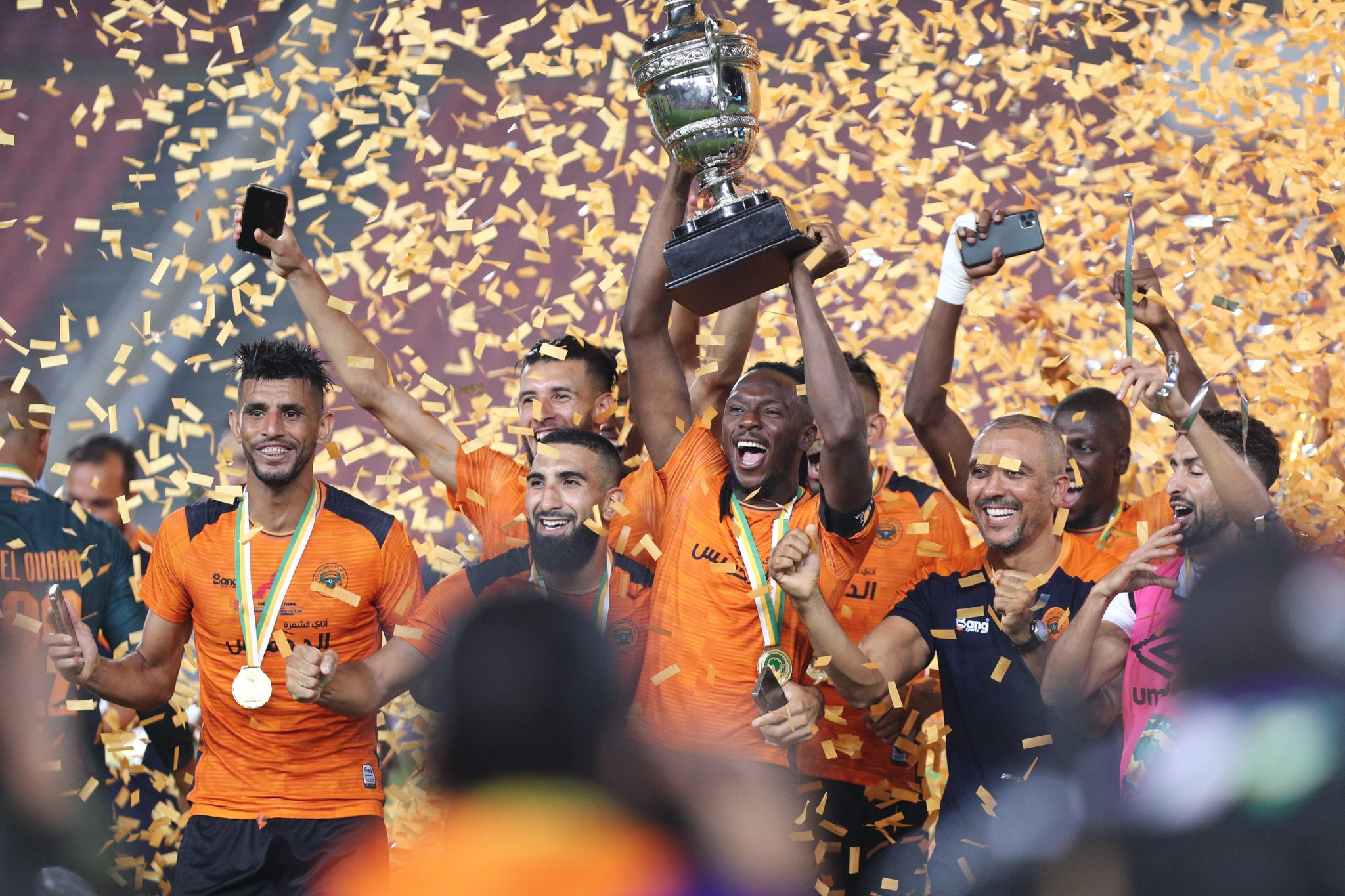 FcWp7dsXgAIfZkj - OnzedAfrik