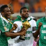 john obi mikel joseph yobo et vincent enyeama sont aux anges ils ont remporte la coupe d afrique des nations pour le nigeria photo afp 1599635928 1 - Onze d'Afrik - L'actualité du football