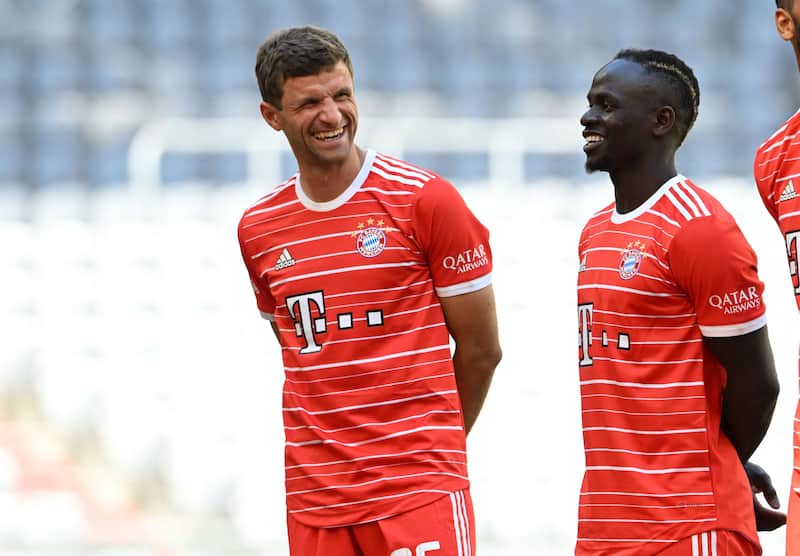 thomas mueller l. und sadio mane beim fc bayern - OnzedAfrik