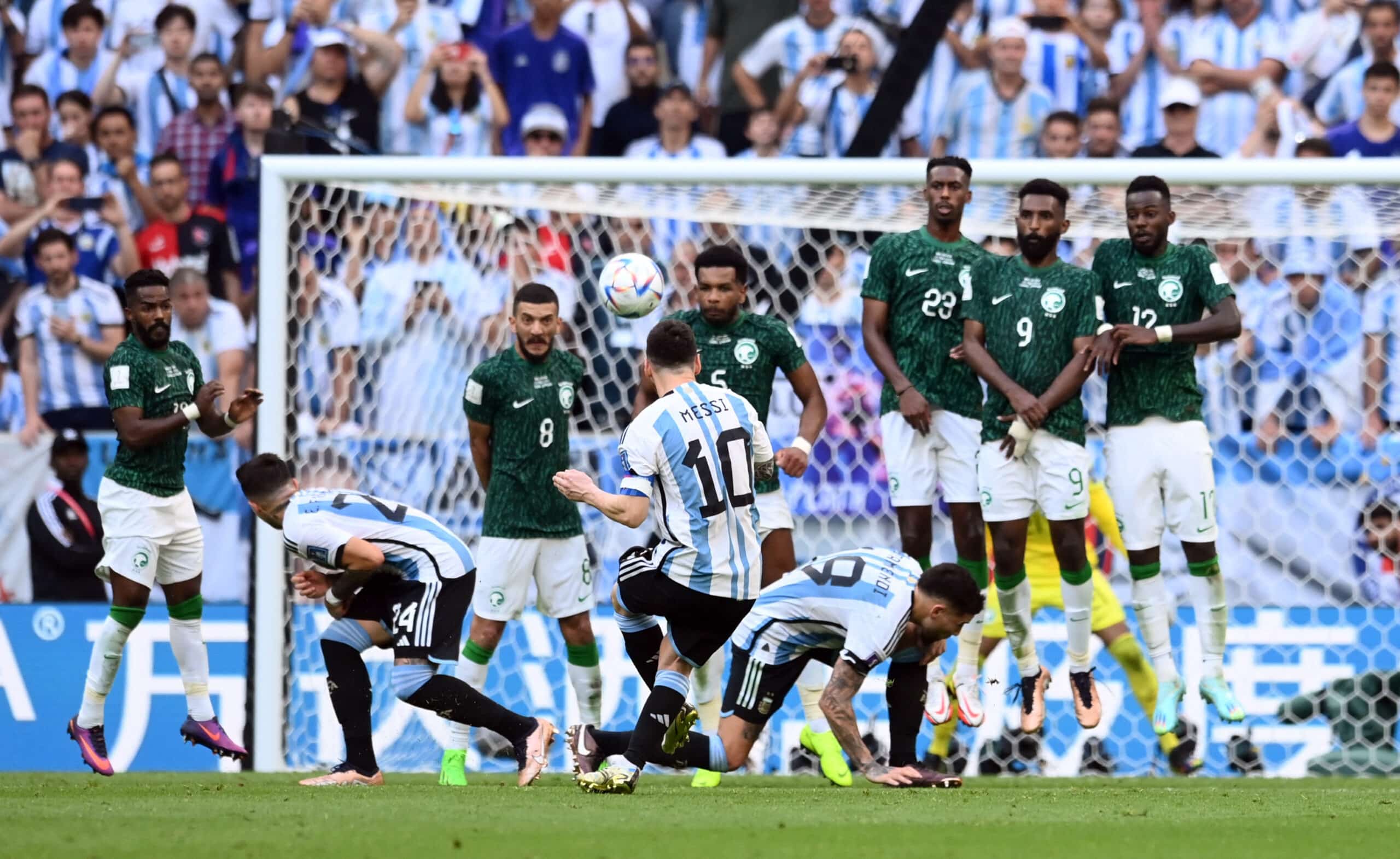 FiLGb03XwAAlUhe scaled - OnzedAfrik