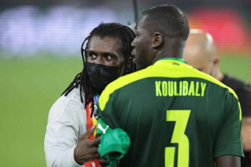 Tony Adams dévoile les failles du système d'Aliou Cissé : « Le Sénégal a des joueurs talentueux mais... » 11 Sénégal ; Aliou Cissé et Kalidou Koulibaly CAN Tony Adams