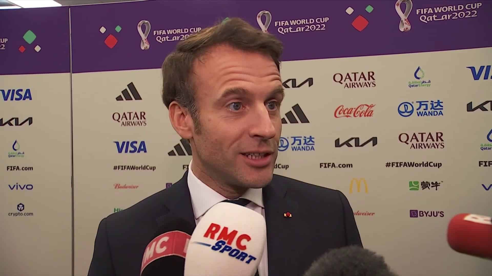 Emmanuel Macron au Qatar le 14 fevrier 2022 apres la qualification des Bleus en finale du Mondial 1540721 - Onze d'Afrik