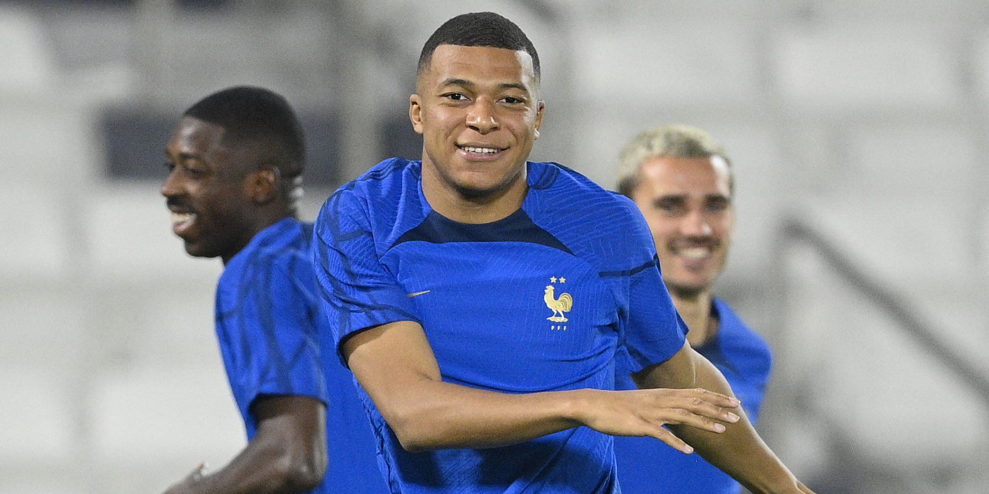 FjYFN4rWYAAn21S - OnzedAfrik