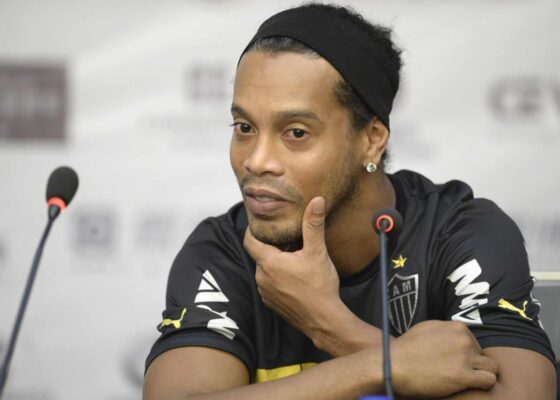 Ronaldinho Un duo avec David Guetta oui oui scaled e1677415501421 - Onze d'Afrik