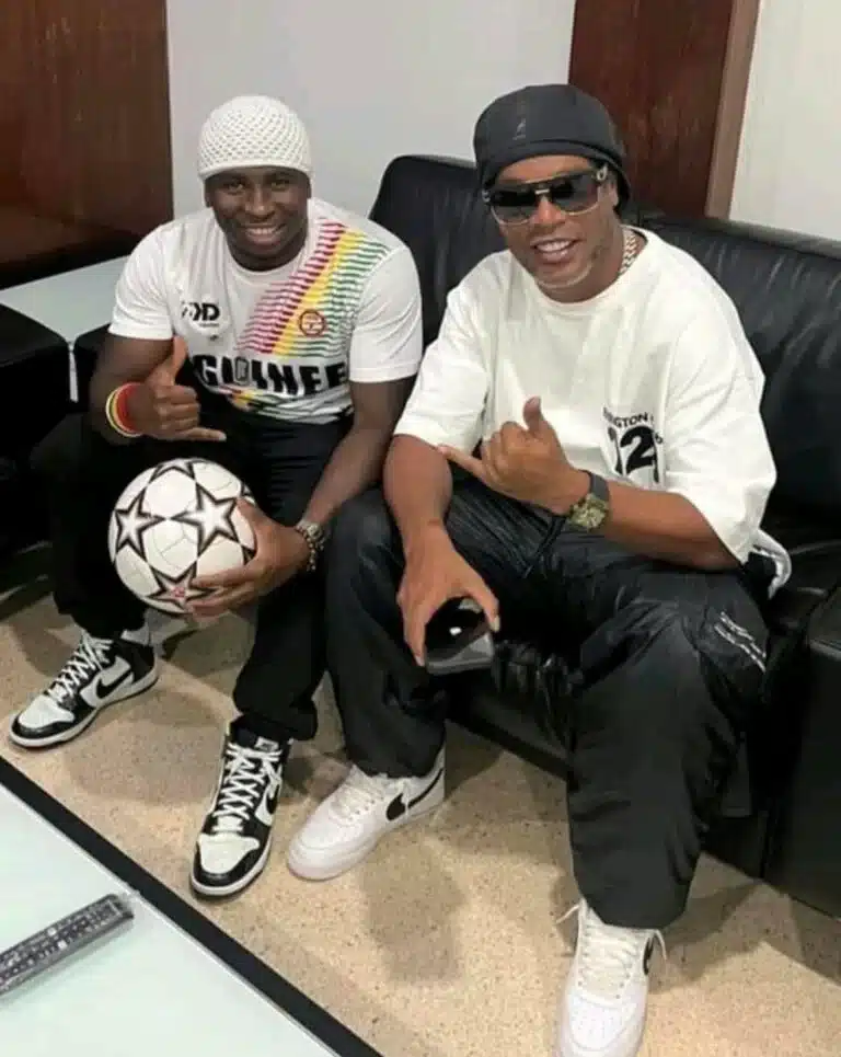 Ronaldinho aperçu en terre guinéenne, la raison dévoilée ! 34 20230311 114715 768x965 1 - OnzedAfrik