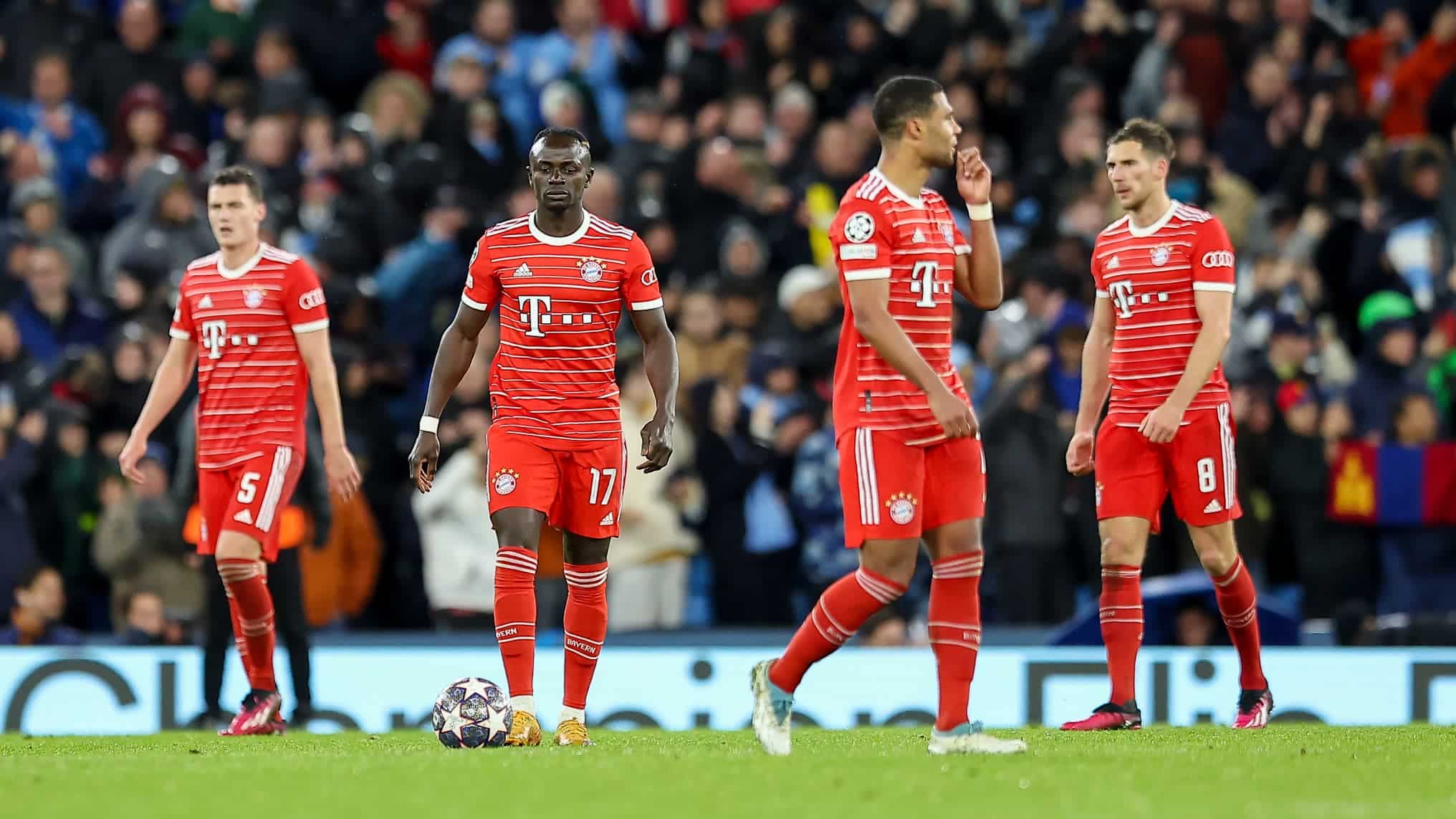 La deception des joueurs du Bayern apres la defaite sur le terrain de Manchester City 3 0 1615574 - OnzedAfrik