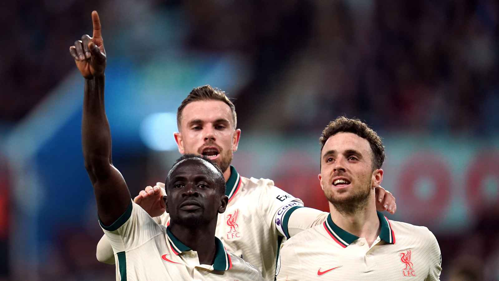 Sadio Mane Jordan Henderson and Diogo Jota celebrate for Liverpool - OnzedAfrik