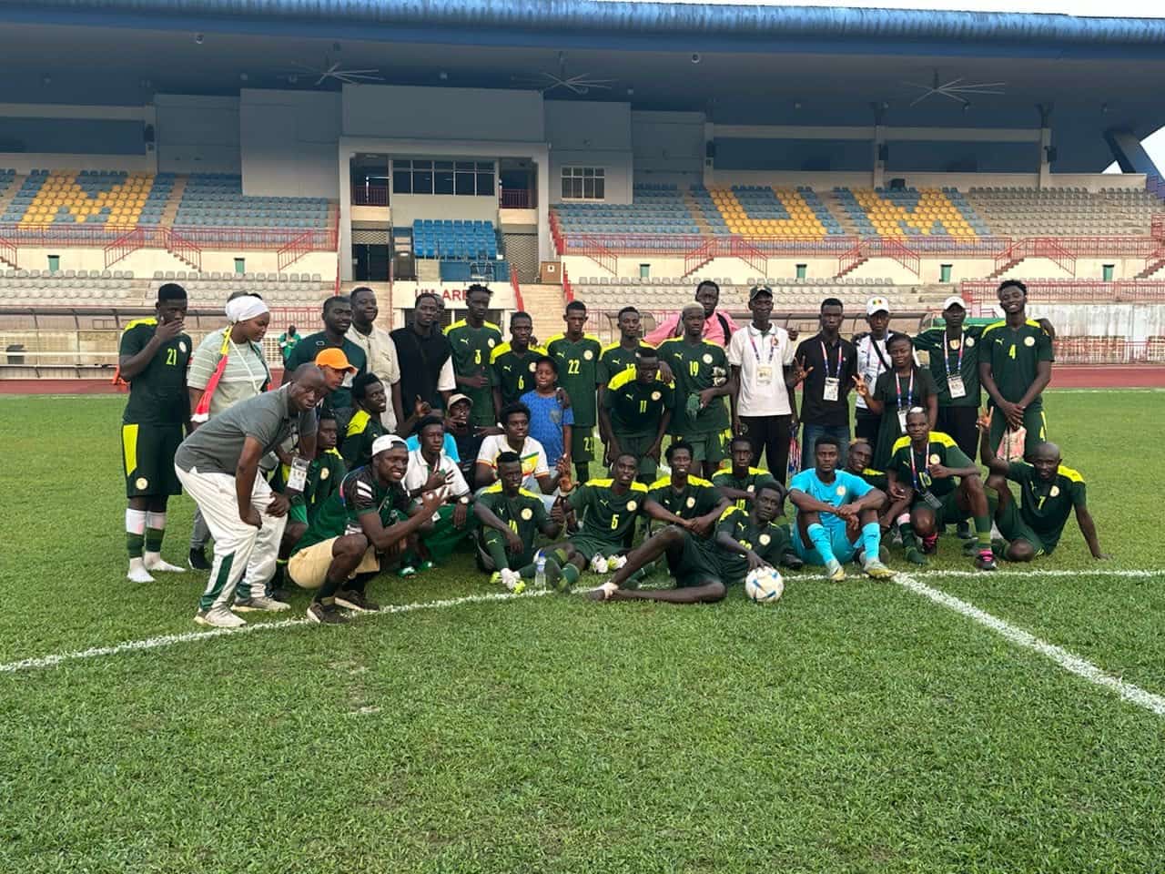 F7MDv QWoAAQid8 - OnzedAfrik