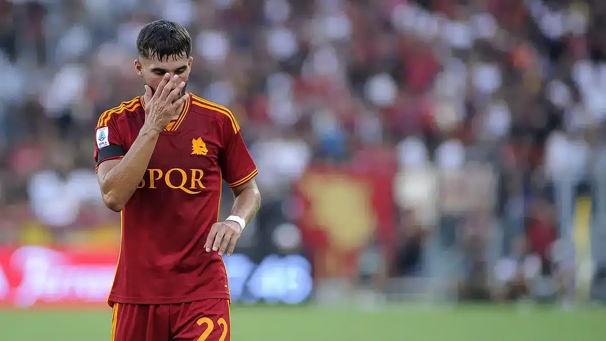 Houssem Aouar roma blesse e1702646096349 - OnzedAfrik