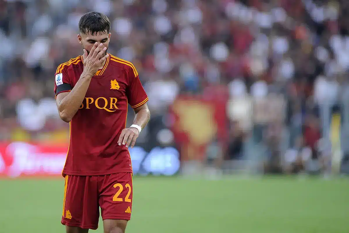 CAN 2023 - Algérie : Mauvaise nouvelle pour Belmadi, un taulier des Fennecs se blesse en club ! 11 Houssem Aouar roma blesse - OnzedAfrik