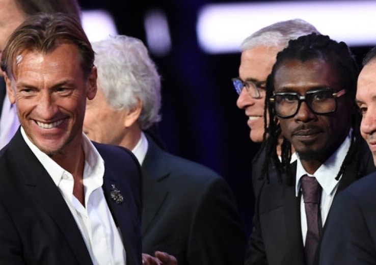 Hervé Renard avec Aliou Cissé à la cérémonie des remises de prix CAF Awards 