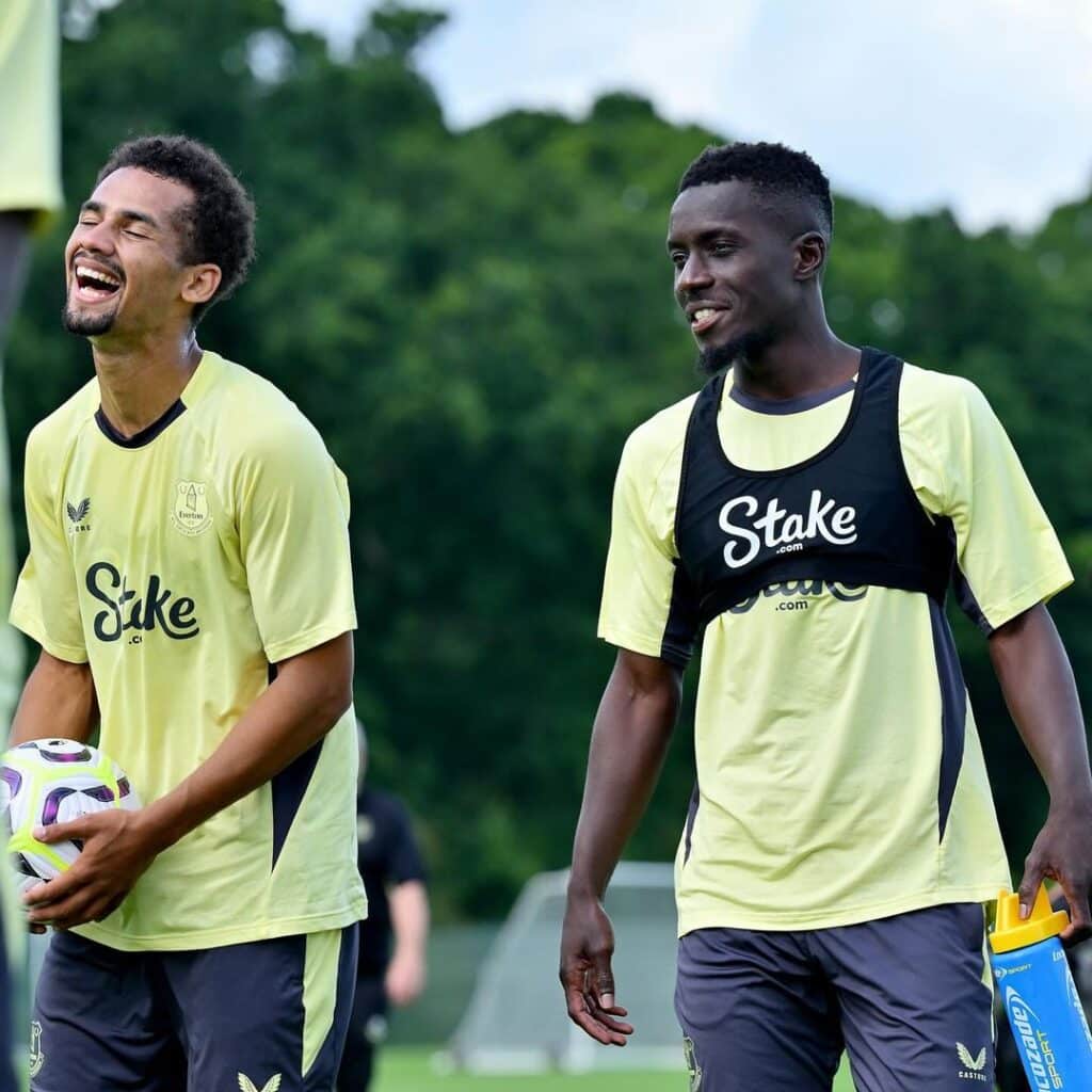 Iliman Ndiaye rend un vibrant hommage à son mentor : « Il m'a tout appris » 23 Iliman Ndiaye & Gana Gueye