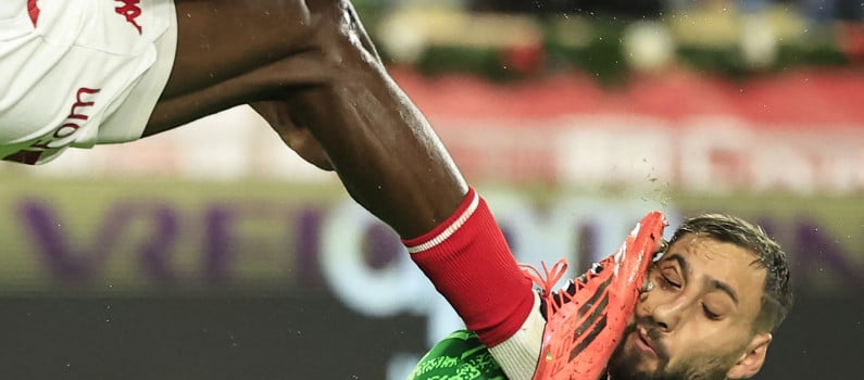 1723439 le defenseur wilfried singo n a pas pu eviter gianluigi donnarumma mercredi a louis 2 - OnzedAfrik