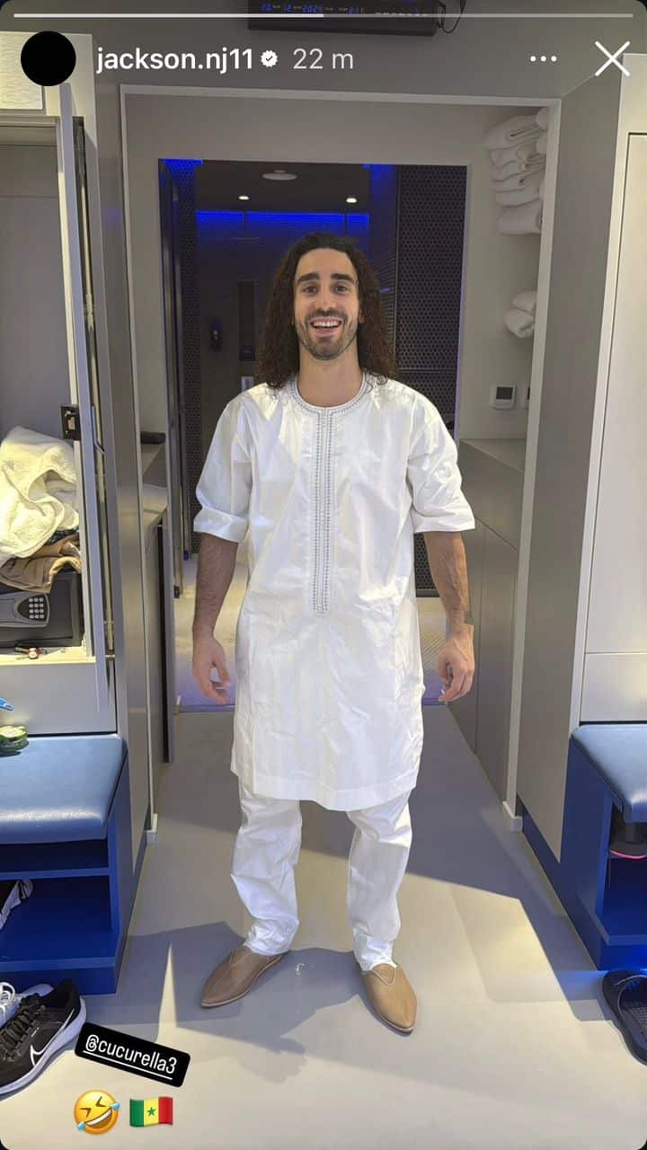 Chelsea : Nicolas Jackson gâte Marc Cucurella avec une tenue africaine made in Sénégal (photo) 11 WhatsApp Image 2024 12 20 at 17.42.17 - OnzedAfrik