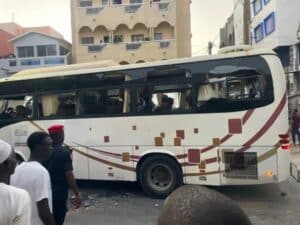 Ligue 1 sénégalaise : le bus du Jaraaf vandalisé après le match face à l’AS Pikine 15 WhatsApp Image 2025 05 13 at 2.31.11 PM 2 1 - OnzedAfrik