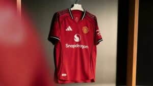 Manchester United dévoile son maillot domicile 2025/26 : entre tradition et modernité 15 WhatsApp Image 2025 06 12 at 1.14.09 PM 1 - OnzedAfrik
