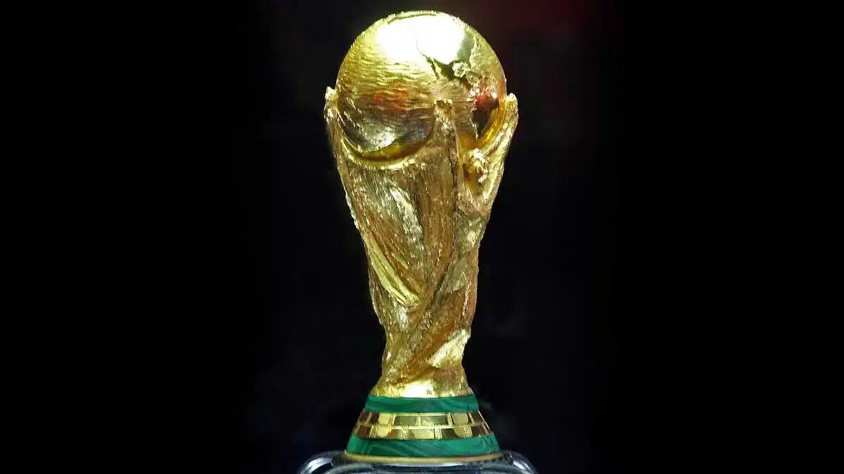 https3A2F2Fwww.afrik foot.com2Fapp2Fuploads2F20072F052Ftrophee coupe du monde - OnzedAfrik