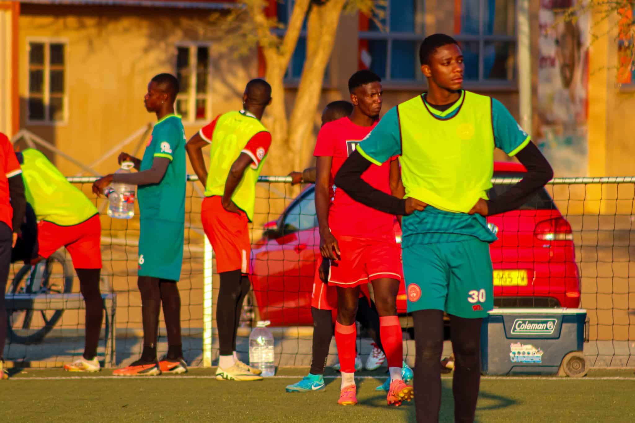 G0VUK WWAAAnYY - OnzedAfrik