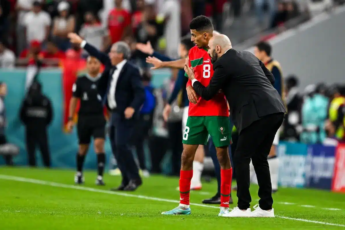 https3A2F2Fwww.afrik foot.com2Fapp2Fuploads2F20252F092FAzzedine Ounahi Walid Regragui Maroc - OnzedAfrik