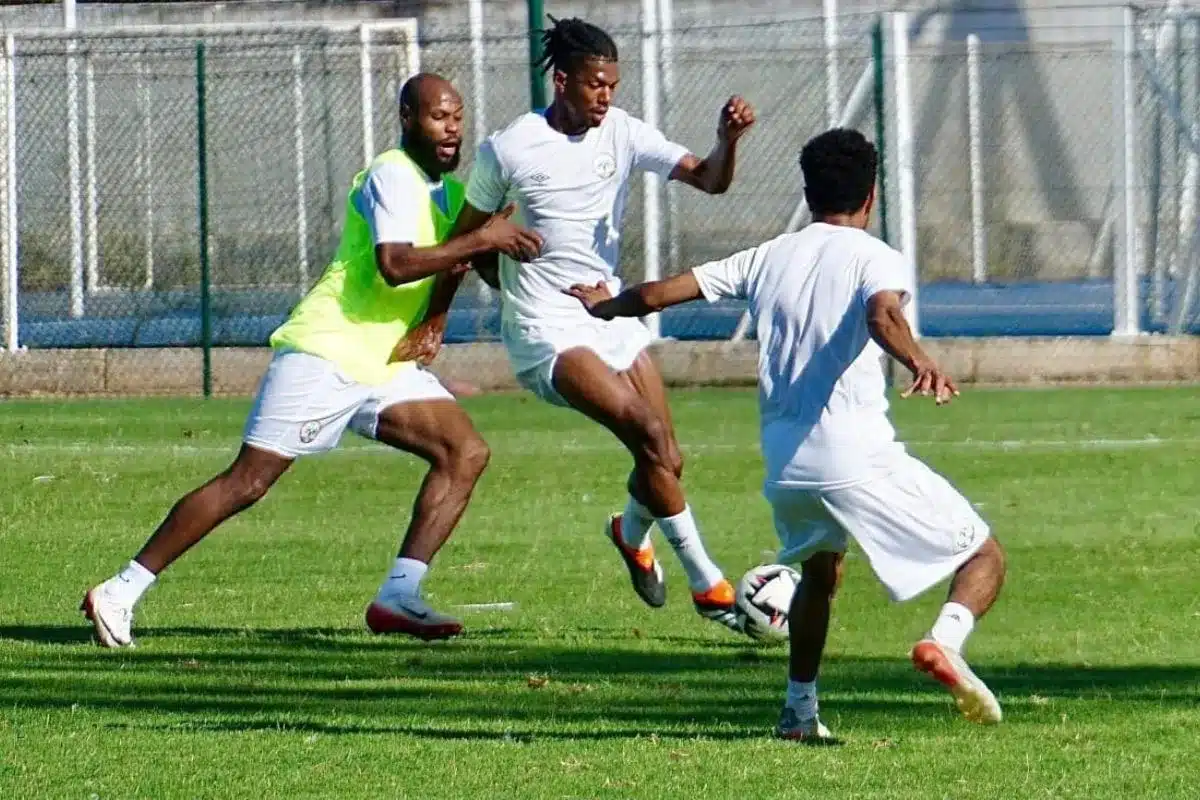 https3A2F2Fwww.afrik foot.com2Fapp2Fuploads2F20252F092FMadagascar entrainement - OnzedAfrik
