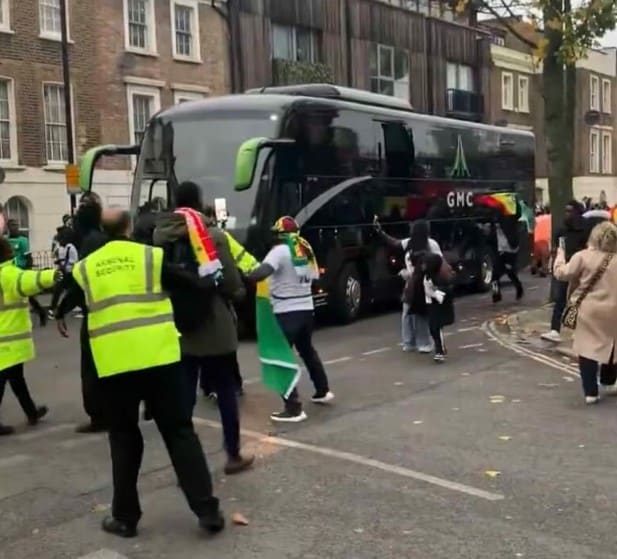 arrivee bus lions du senegal - OnzedAfrik